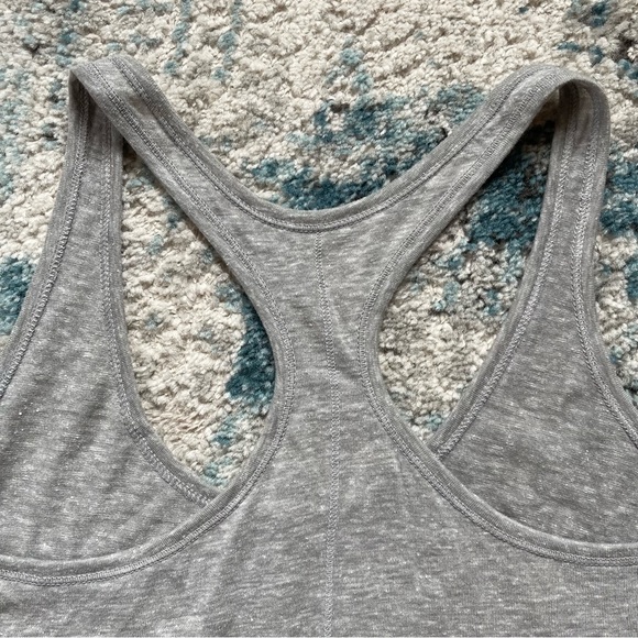 ⭐️ 2 for $10!! ⭐️ Old Navy Active Racerback Tee - Picture 8 of 8